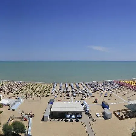 La Stazione بيت شباب ألبا أدرياتيكا